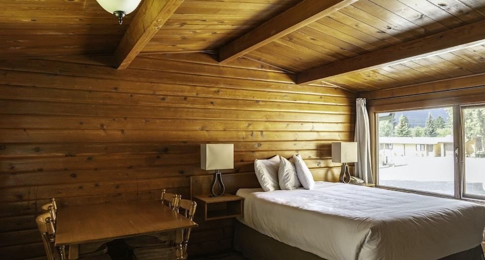 Rundle Mountain Lodge Canmore Exterior photo
