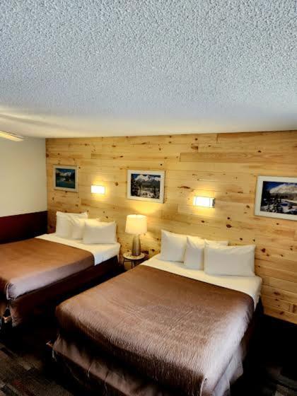 Rundle Mountain Lodge Canmore Exterior photo
